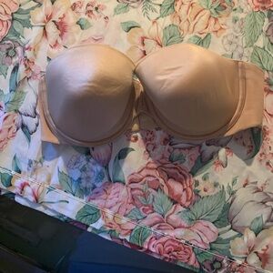 Victoria secret Women’s Seamless Nude Strapless Bra Size 36 D